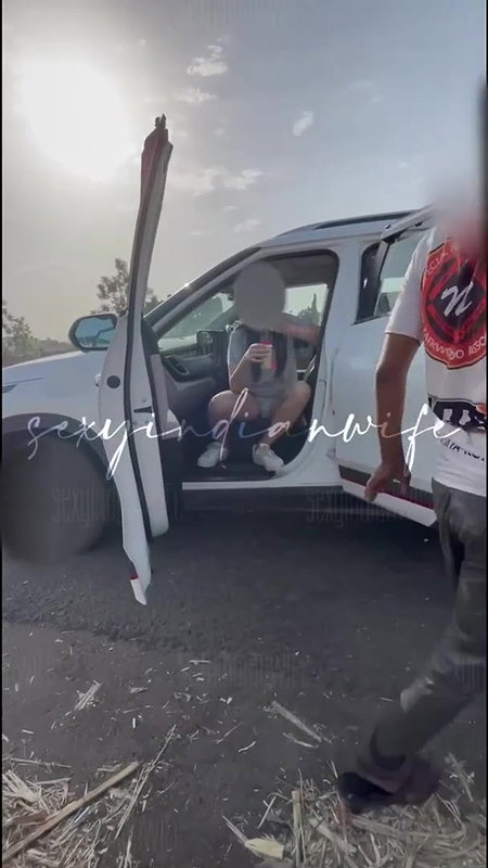 sexyindianwife Flashing Panty to Sugarcane Juice Seller