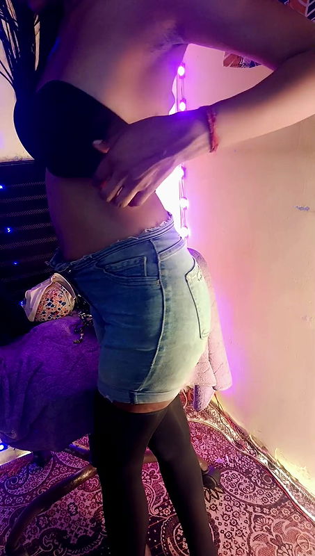 Role play bra presenting show in video call deal