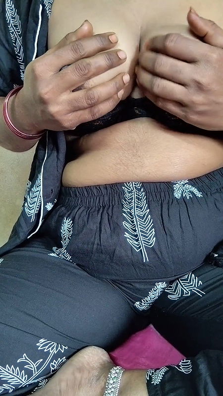 Desi hot sexy bhabhi pussy fingering home alone masturbating