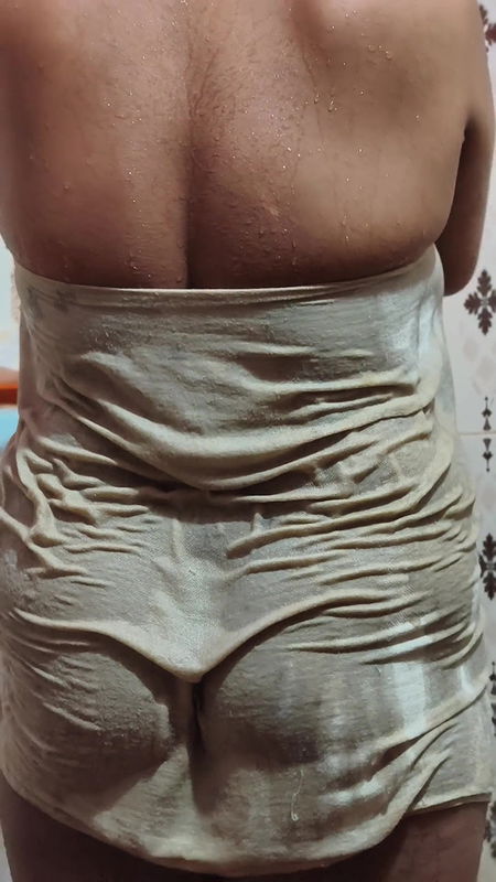 Salem mallu girl bathing