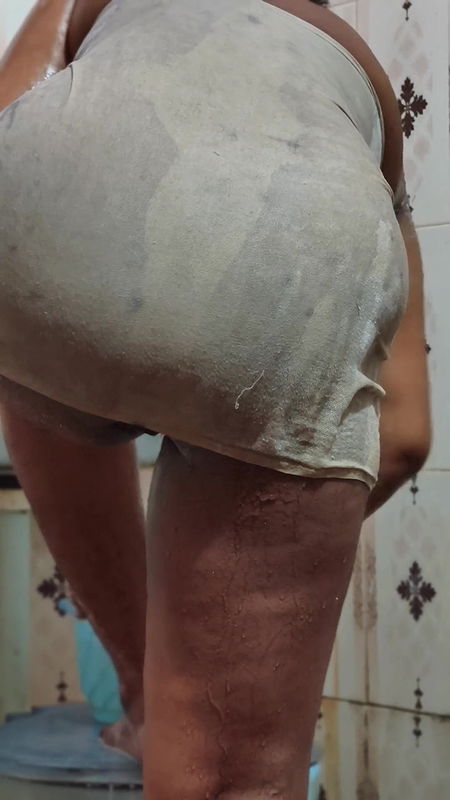 Salem mallu girl bathing