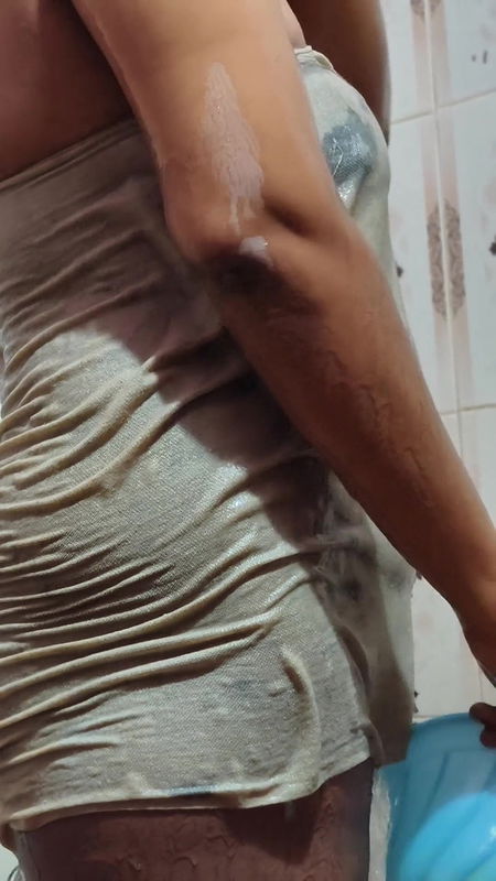 Salem mallu girl bathing