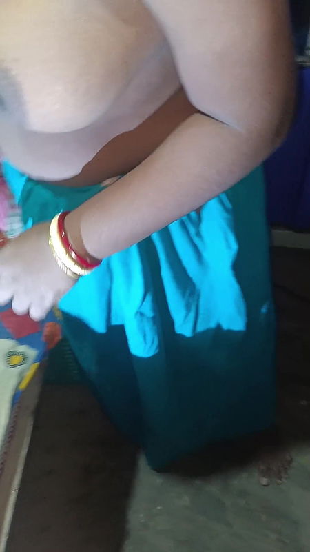 Indian desi girl enjoys sex