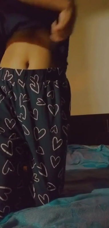 DESI HOTTY BABE BUSTY MELONS DISPLAYING