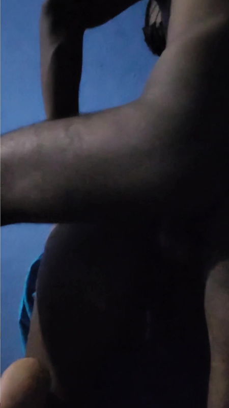 Big hand inserted in the pussy of village Bhabhi live hard fingerings