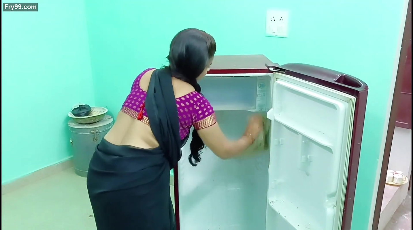 Indian Aunty Rupa Hottest Ass & Hip Show Fridge Cleaning Vlog