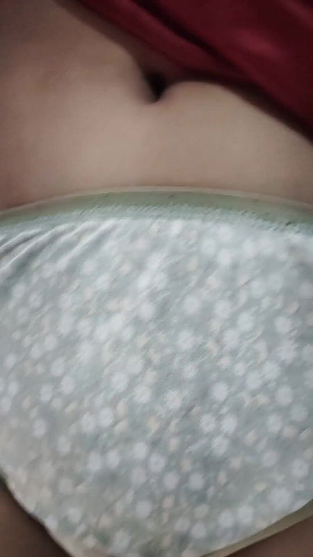 When 18+ Indian girl rest in room fucking boyfriend trying to fingering her Hard