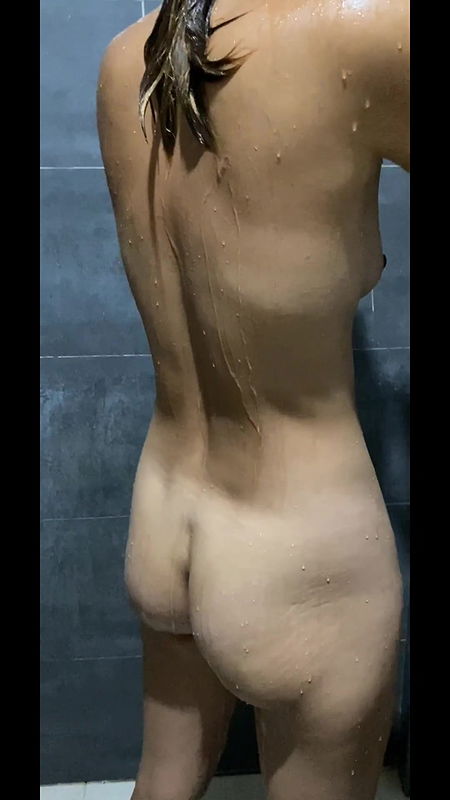 Beautiful and sexy Kitty Kat debut by showering nude