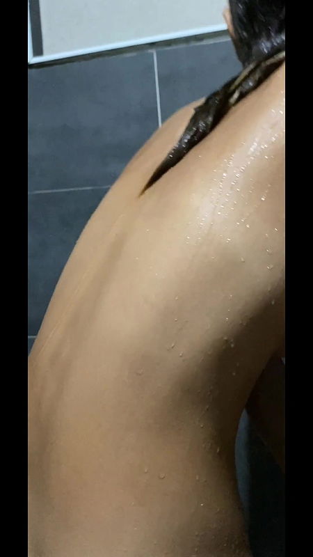 Beautiful and sexy Kitty Kat debut by showering nude