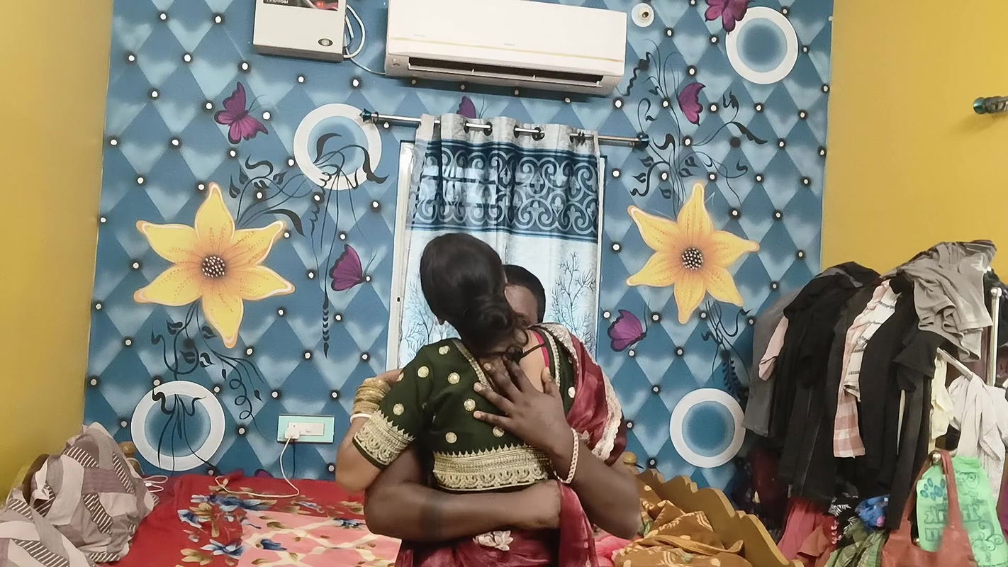 Indian hot couple newly married first night Fucking in hindi sex video