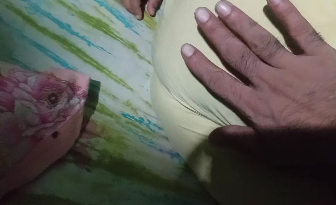 Stepsister show her cute pussy when I want to see