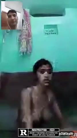 Desi Village teen bathing in vc
