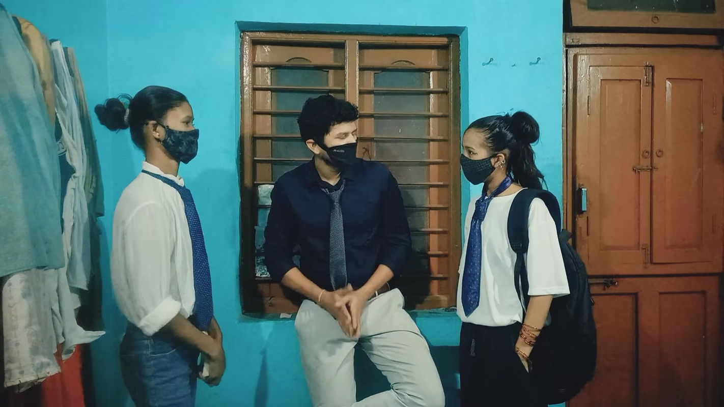 Real School Friends Preeti and Ishu Fuck with Boyfriend BBC XXX video, Desi Indian School Friends sex video, Xxxx Hindi Audio