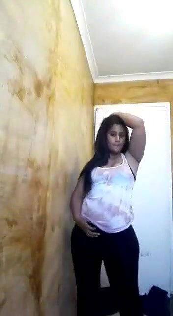 Curvy Nri Babe Strip Tease