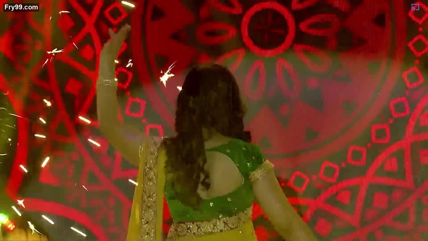 Milf Anchor Shyamala Rare Super Hot Fleshy Jiggling Deep Navel Exposing Dance