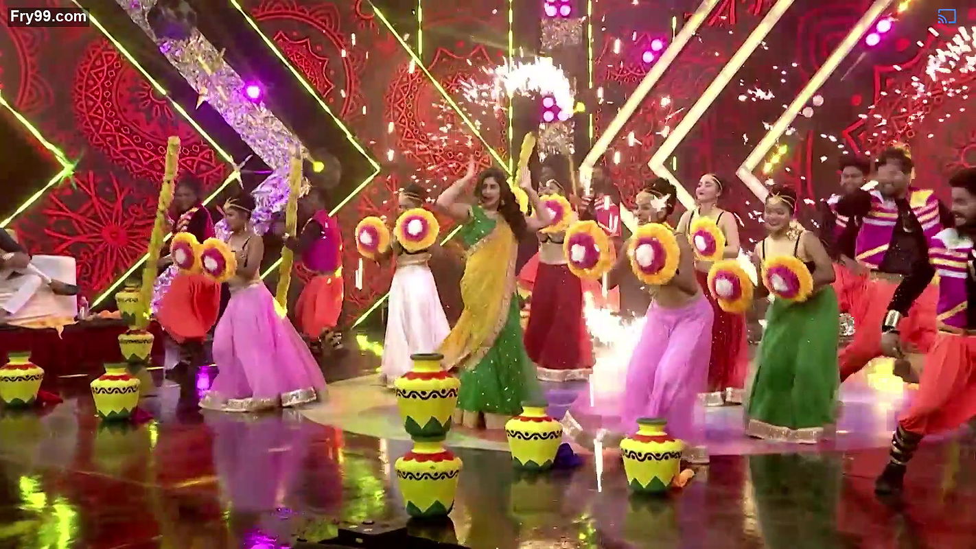 Milf Anchor Shyamala Rare Super Hot Fleshy Jiggling Deep Navel Exposing Dance