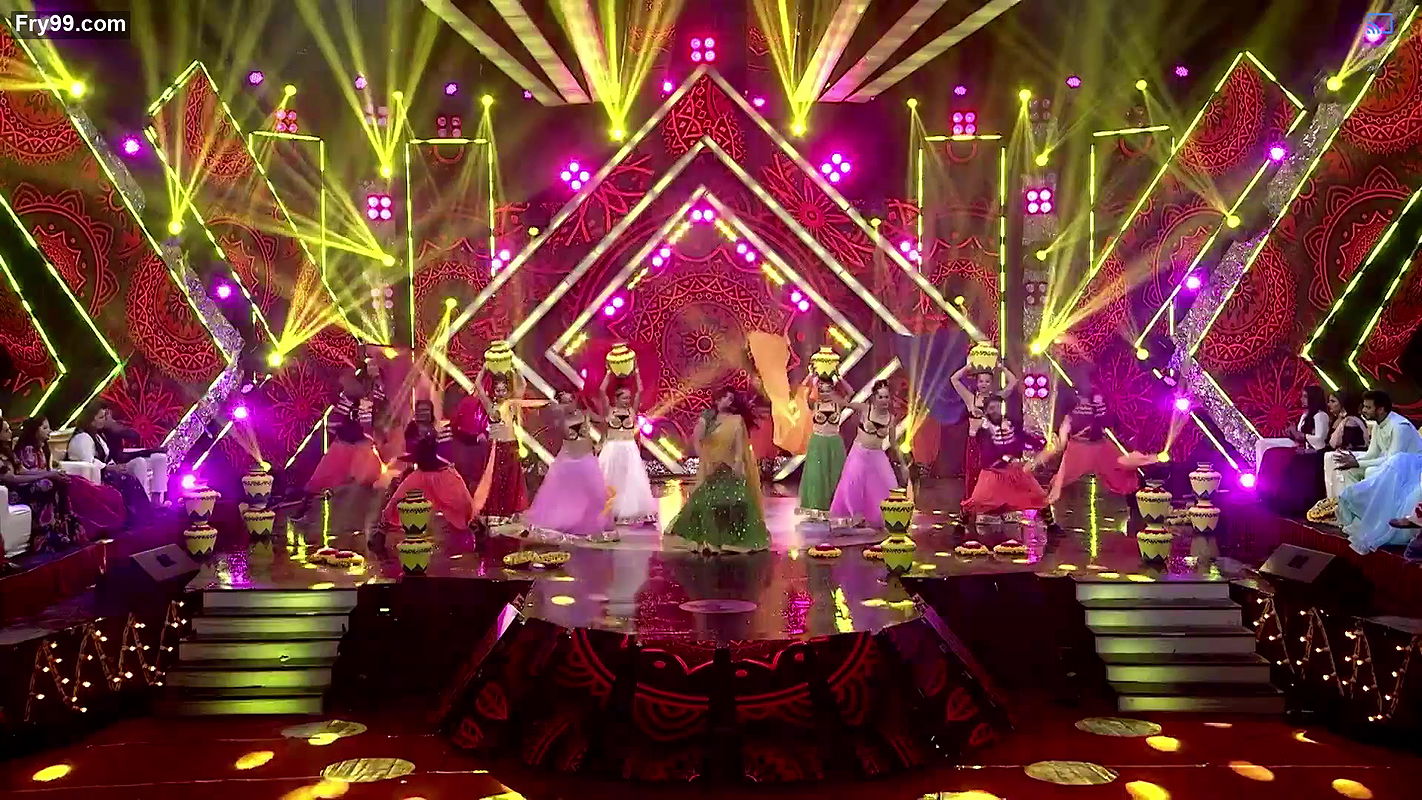 Milf Anchor Shyamala Rare Super Hot Fleshy Jiggling Deep Navel Exposing Dance