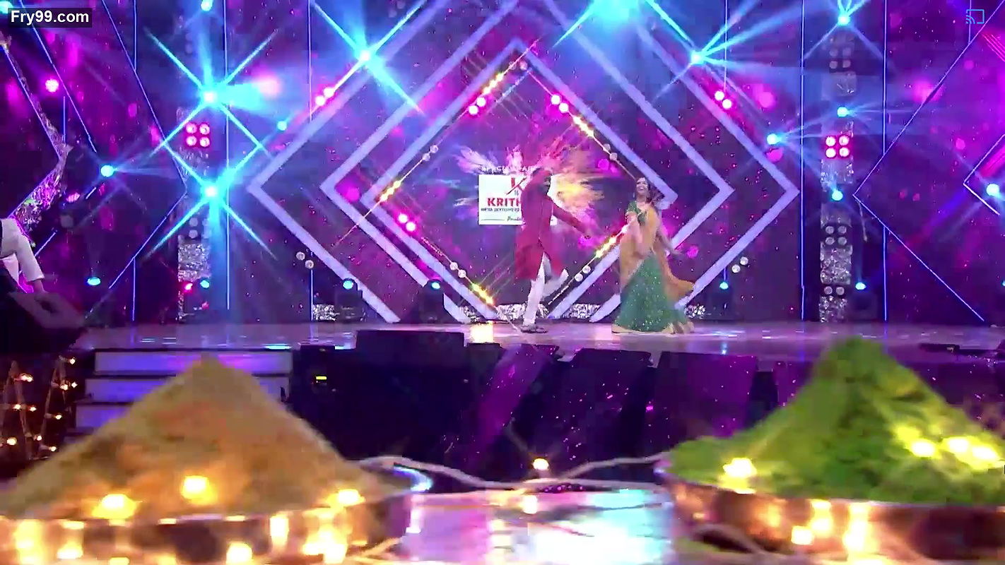 Milf Anchor Shyamala Rare Super Hot Fleshy Jiggling Deep Navel Exposing Dance