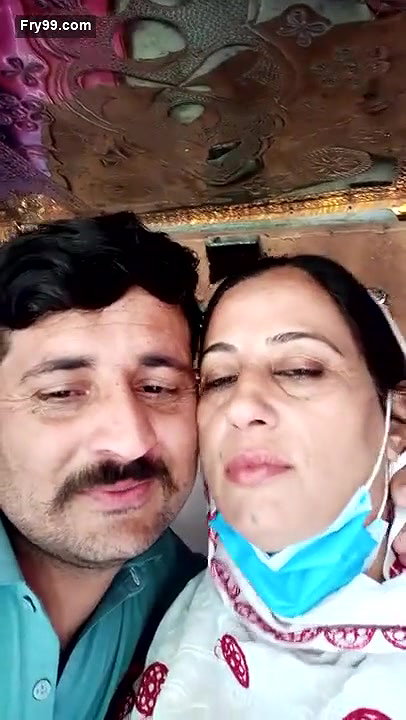 Paki aunty Romance With Neighbour Uncle