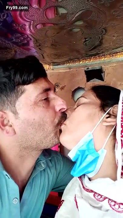 Paki aunty Romance With Neighbour Uncle