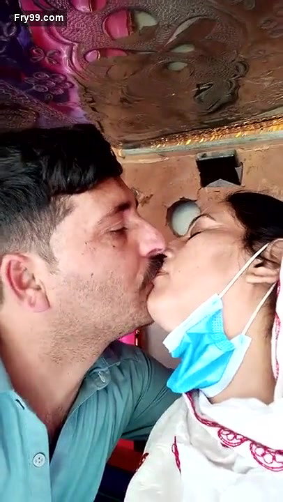Paki aunty Romance With Neighbour Uncle