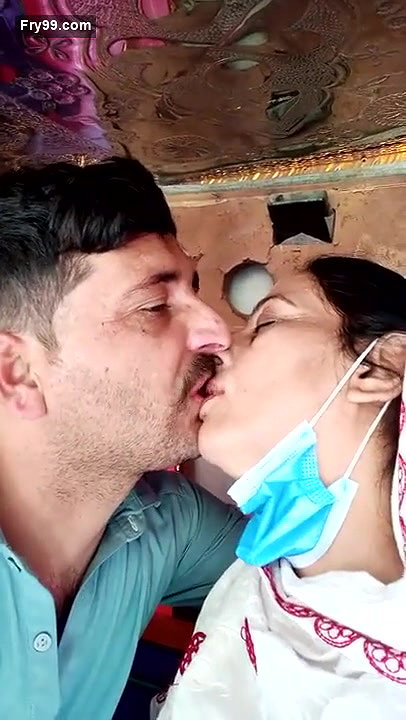Paki aunty Romance With Neighbour Uncle
