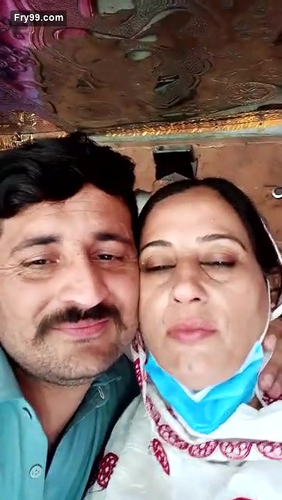 Paki aunty Romance With Neighbour Uncle