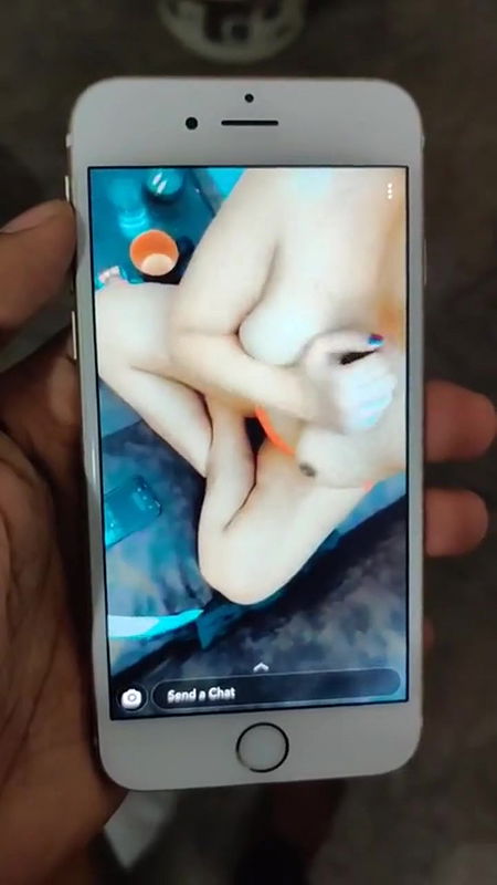 Sexy Indian Girl Showing HindiTalk “Bada hogayana”