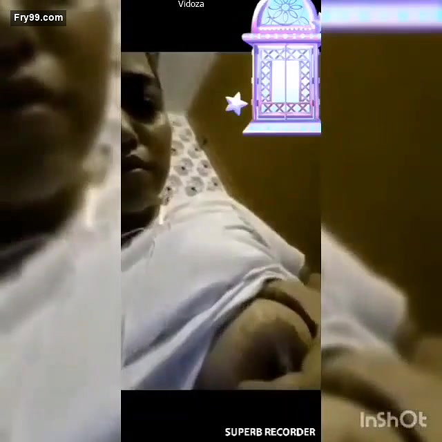 Desi Girl Showing Boob And Pussy On VideoCall