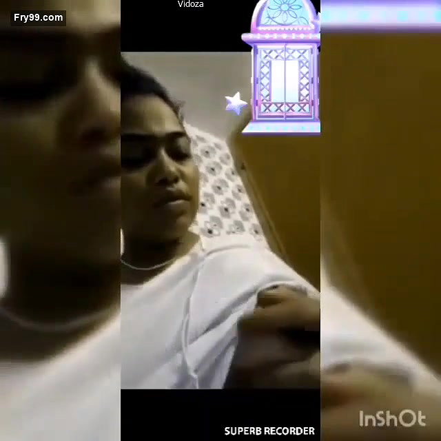 Desi Girl Showing Boob And Pussy On VideoCall