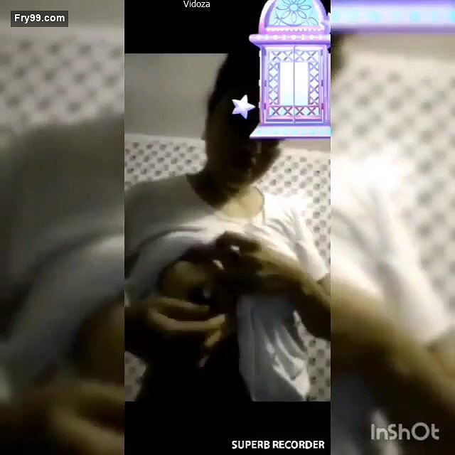 Desi Girl Showing Boob And Pussy On VideoCall