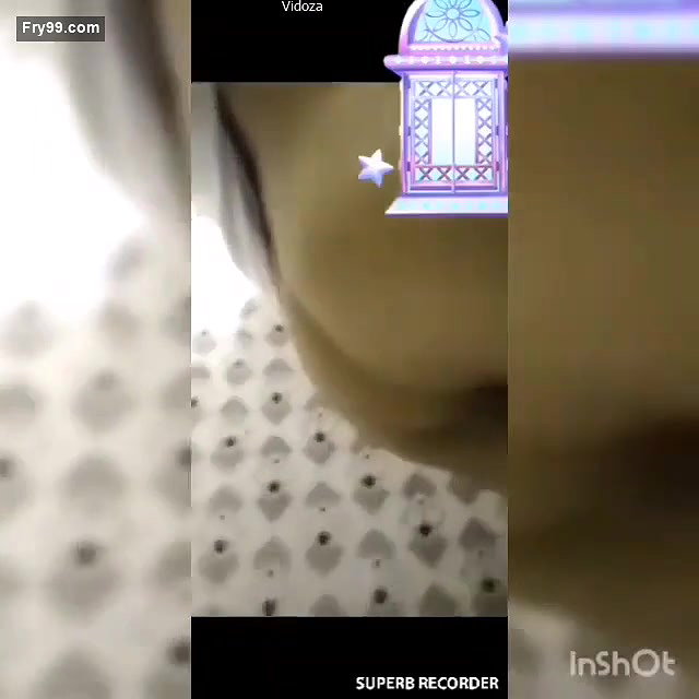 Desi Girl Showing Boob And Pussy On VideoCall