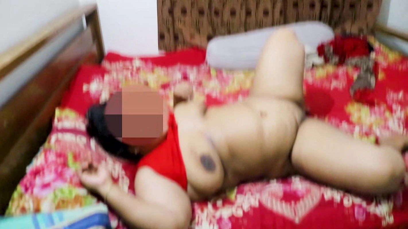 Desi Hot cheating wife boyfriend fucks