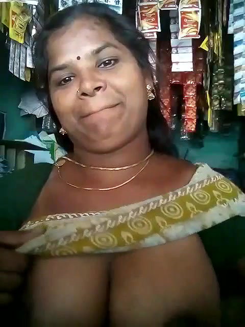Tamil Bhabhi Shows her Boobs
