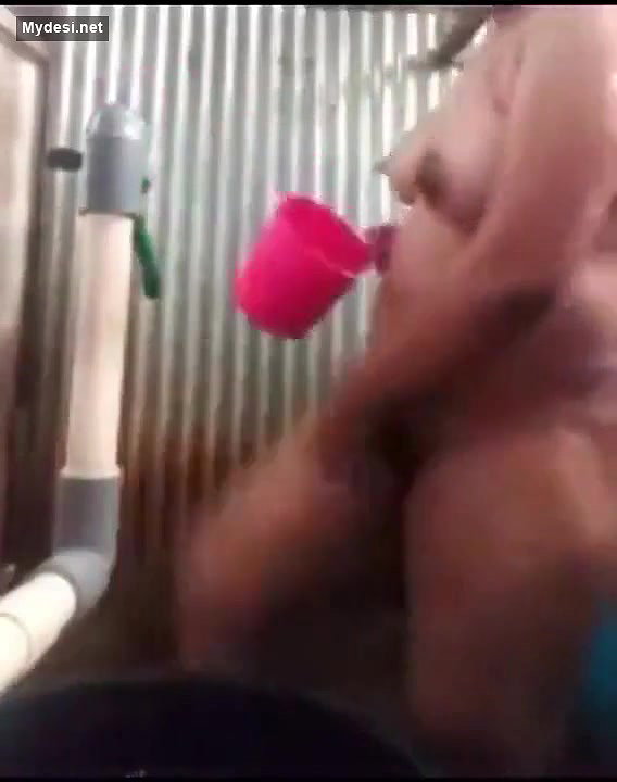 Desi sexy bhabi nude bath