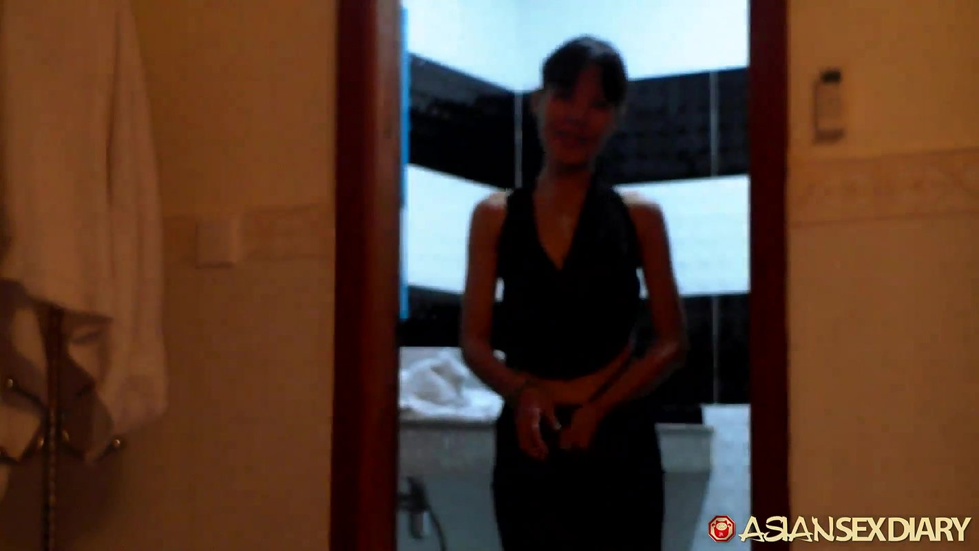 AsianSexDiary Skinny Filipina Spreads Pussy Lips For Big Foreigners Cock