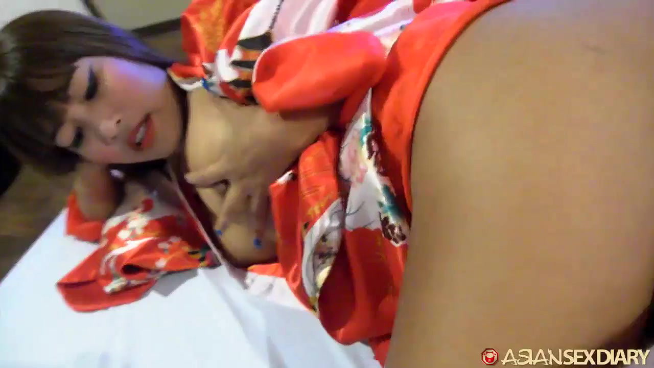 ASIANSEXDIARY Perky Tit Filipina Knows What She Likes