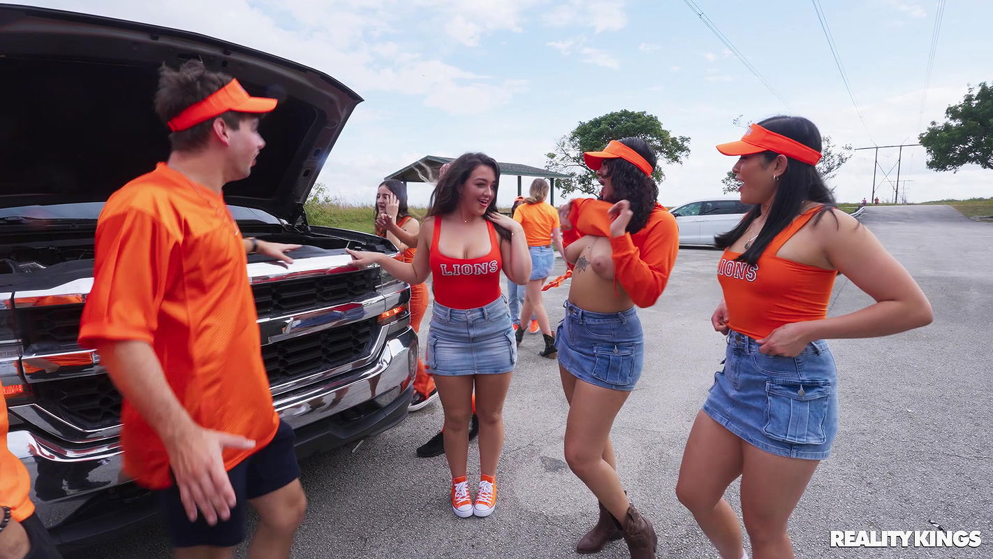 Crazy College GFs with Emerald Loves & Cassie Lenoir in Traveling Fan Fuck Fest