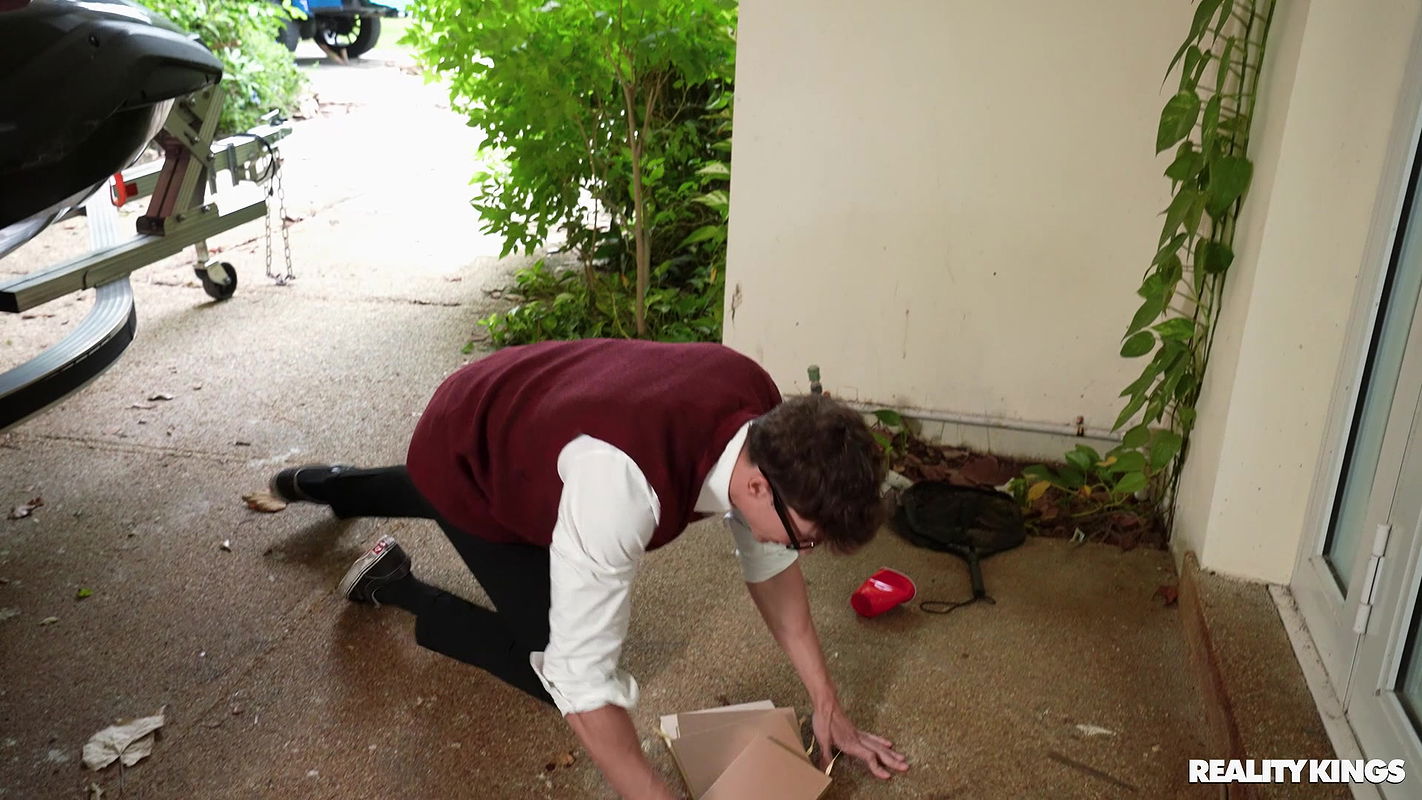 Crazy College GFs with Keisha Grey & Luna Luxe in Nerd For The Win