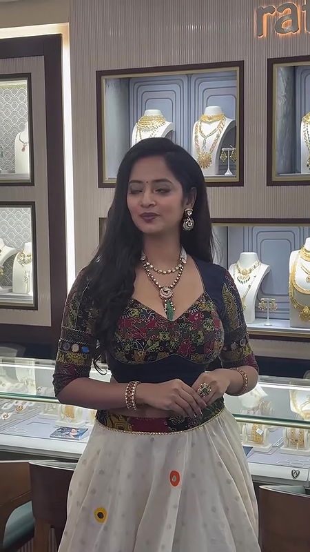 cute malayali girl with huge breasts and cleavage2