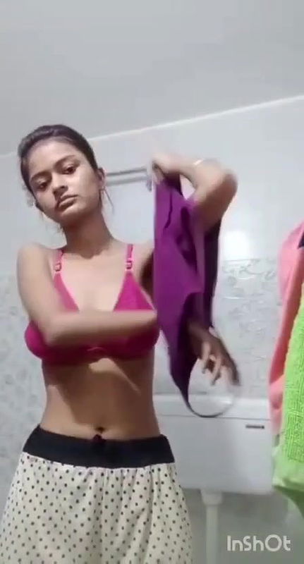 Desi slim cute teen showing and bathing full collection 3 videos