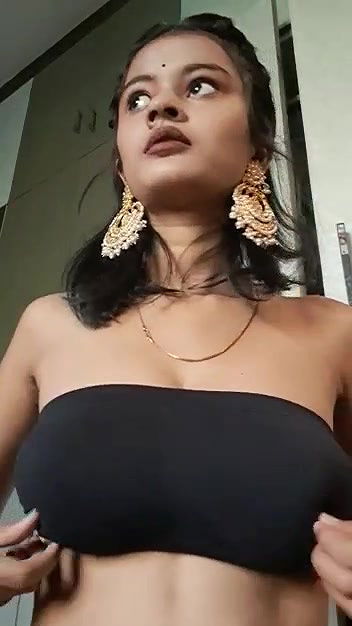 Desi slim cute teen showing and bathing full collection 3 videos