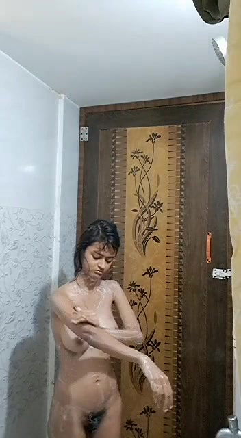 Desi slim cute teen showing and bathing full collection 3 videos