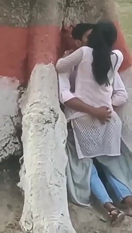 Viral Tamil College Lover Outdoor Romance Secretly Recorded2