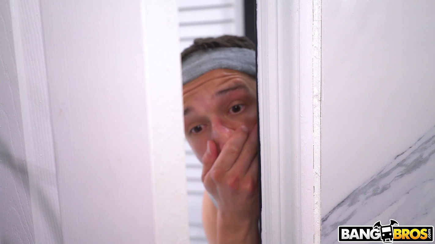 Mom Is Horny with Jenna Starr in In Need of a Big Ass