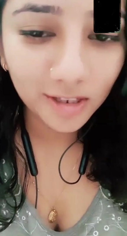 Cute expression gf Showing her big melons on vc with big smile