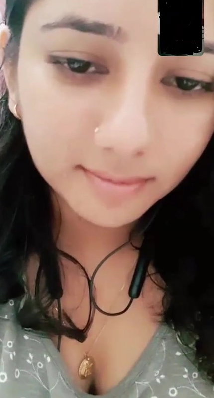 Cute expression gf Showing her big melons on vc with big smile