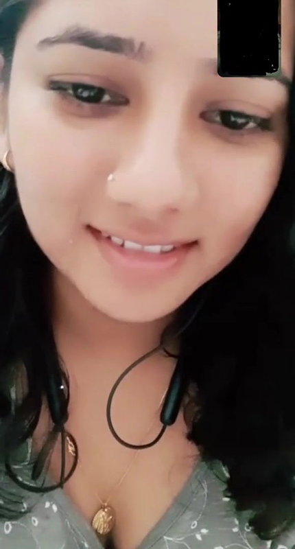 Cute expression gf Showing her big melons on vc with big smile