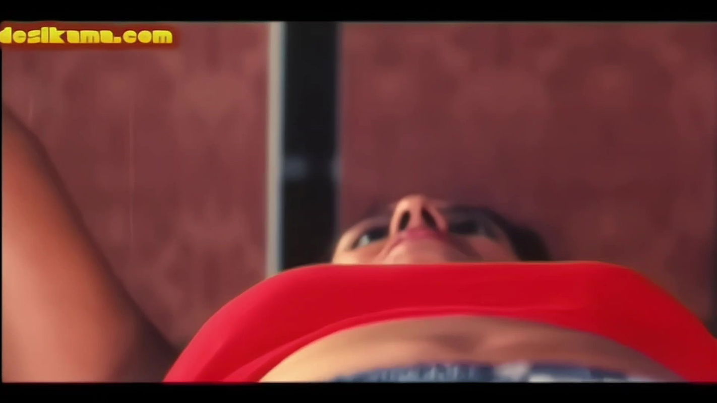 Vahini hot boobs cleavage romance in bed 4K1080P (2)3