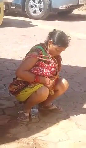 Mature Aunty Pissing Behind The Bus Secretly Recorded